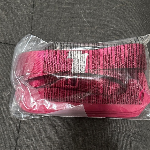BRAND NEW UNOPENED- Lululemon Dark Pink Everywhere Belt Bag - Picture 3 of 4
